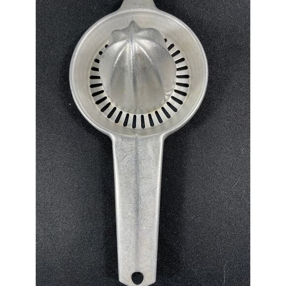 Vintage Foley Aluminum Citrus Juicer, Retro Kitchen Utensil, - Picture 2 of 6